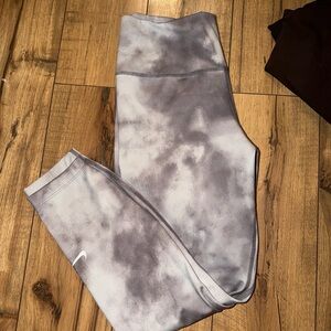 Nike Cloudy Gray Capri Leggings